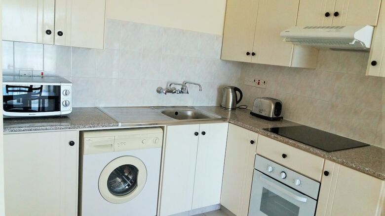 Apartamentos 401 Dhalia Court