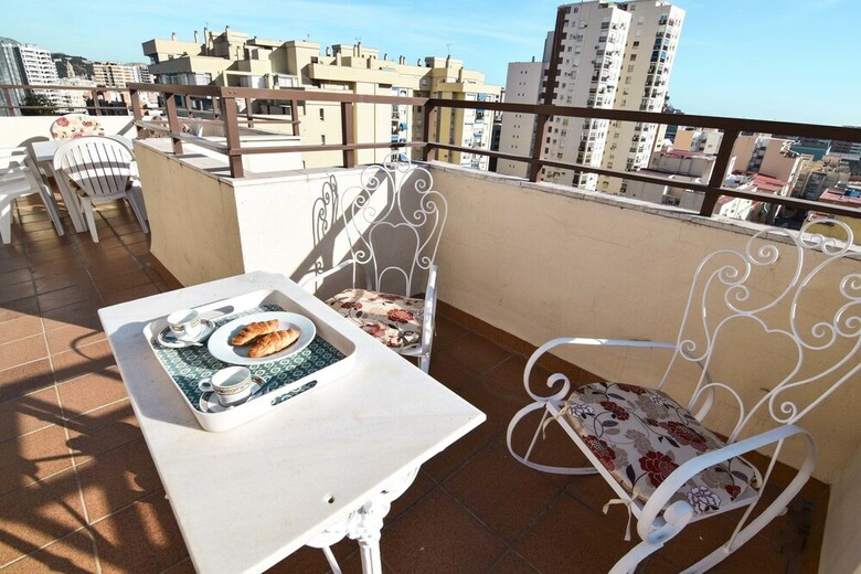 Apartamentos Letmalaga Babel