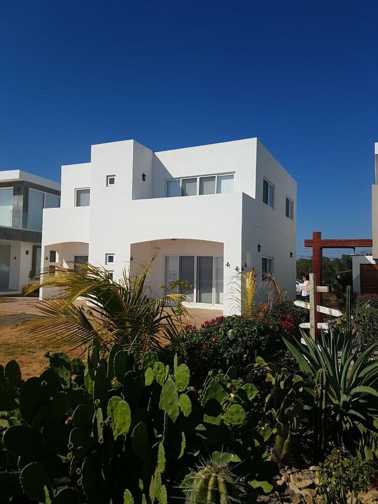 Casa Las Margaritas Playa Guasacate
