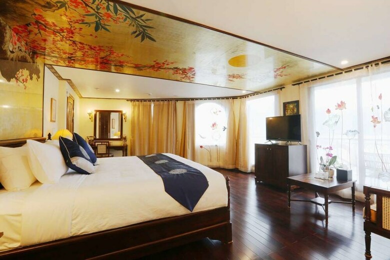 Indochine Cruise Lan Ha Bay