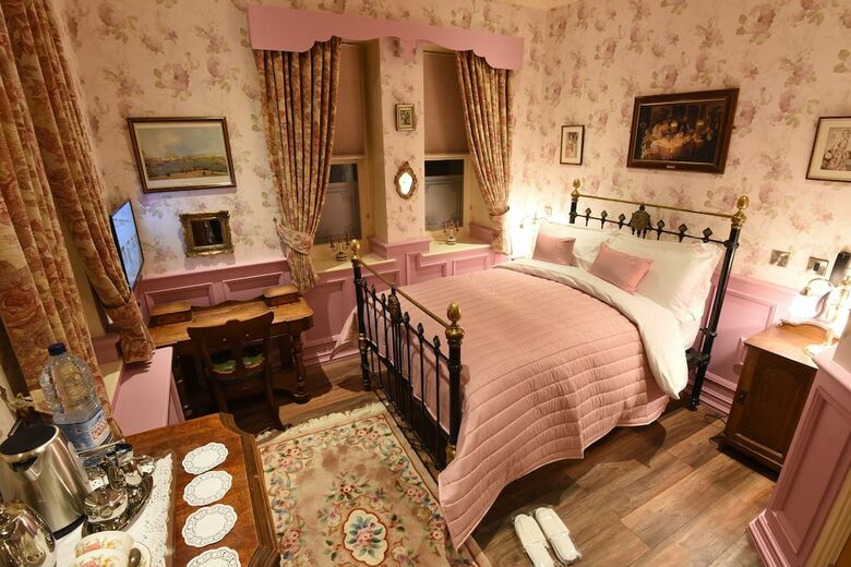 Hotel The Aston Tavern