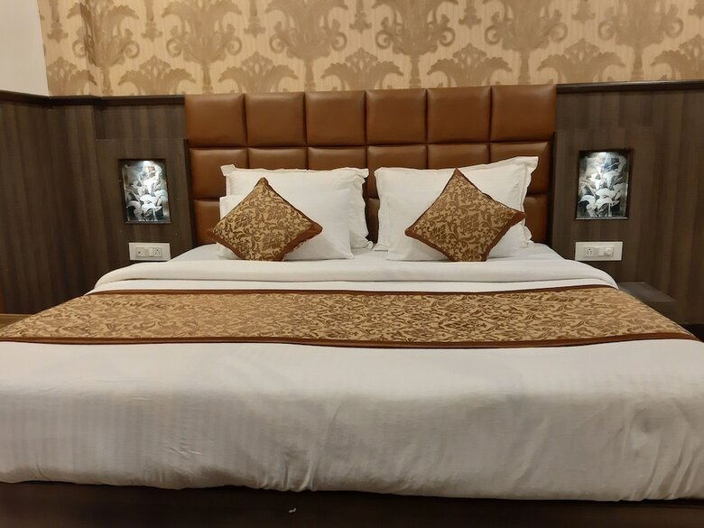Hotel Chintpurni International