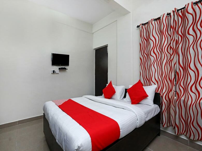 Hotel Oyo 24948 Golden Sands