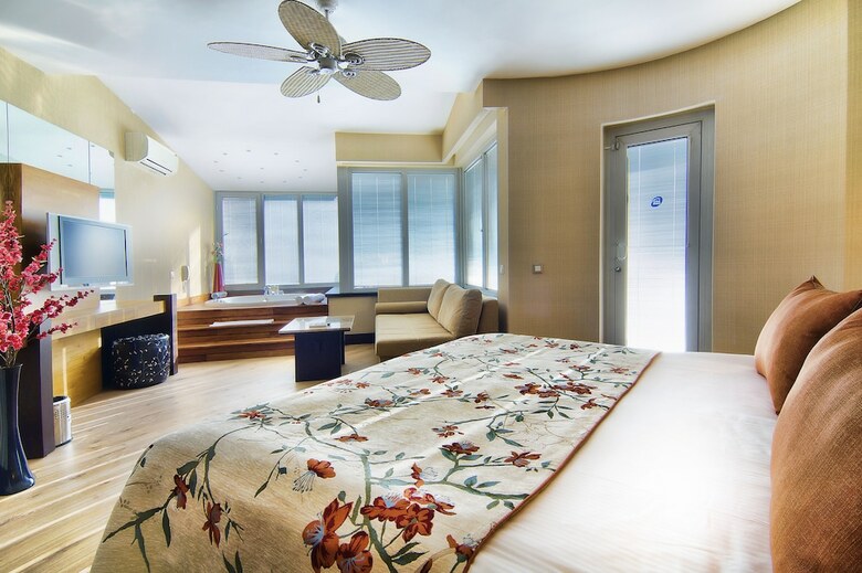Limak Lara Deluxe Hotel & Resort