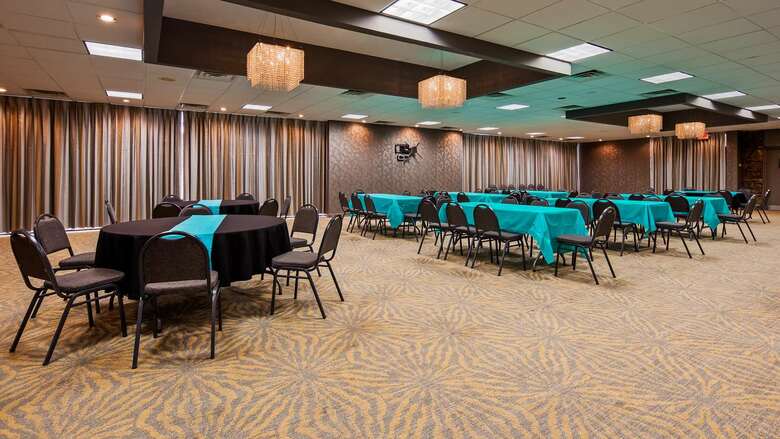 Hotel Best Western Plus Landing View Inn & Suites