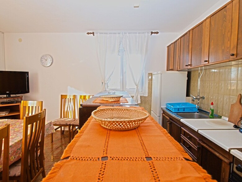 Apartment 1198
