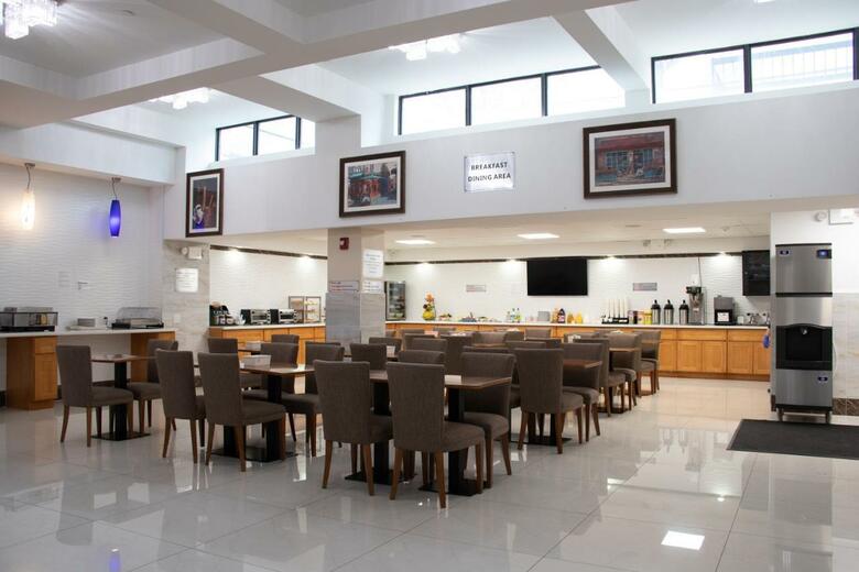 Lic Plaza Hotel