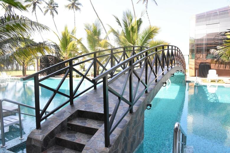 Ocean Queen Hotel