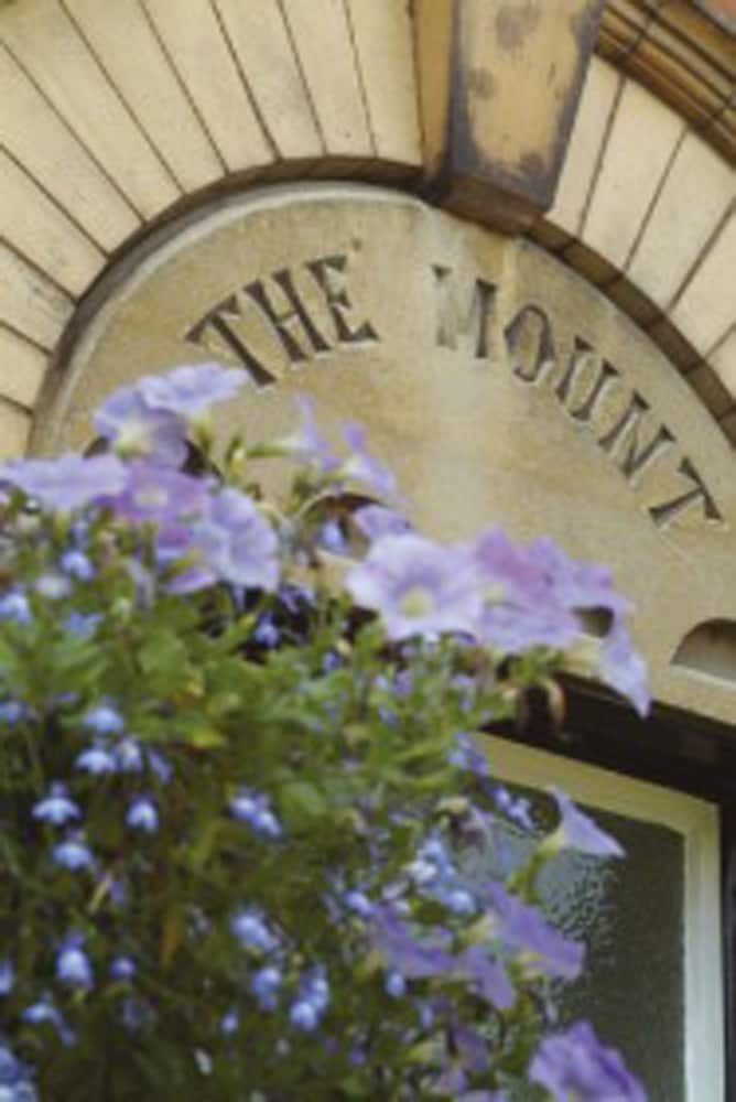 Bed & Breakfast The Mount Guest House