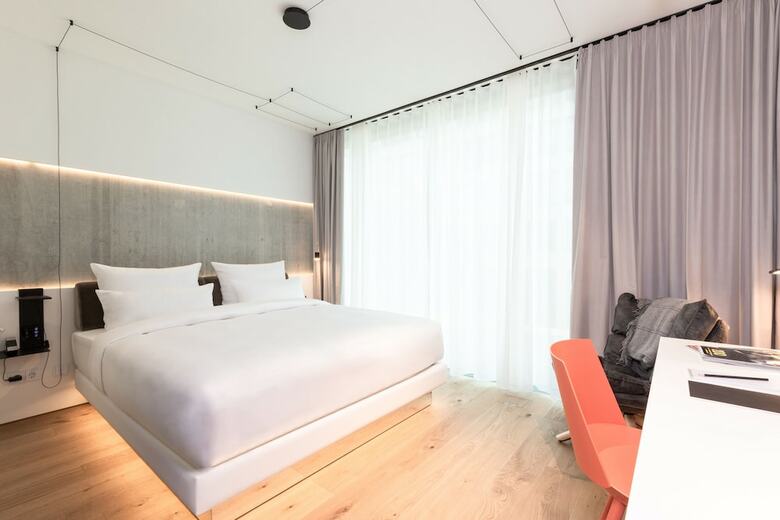 Kpm Hotel & Residences