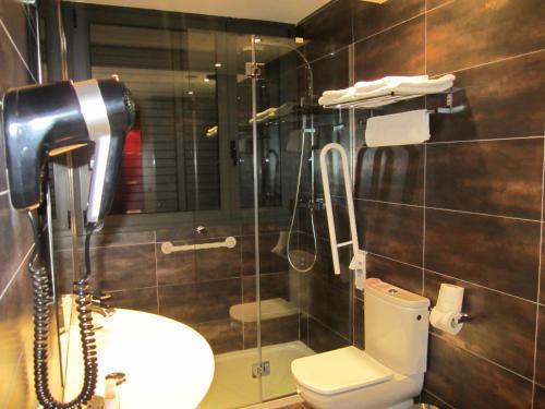 Hostal Restaurante Y Alojamiento Can Mach