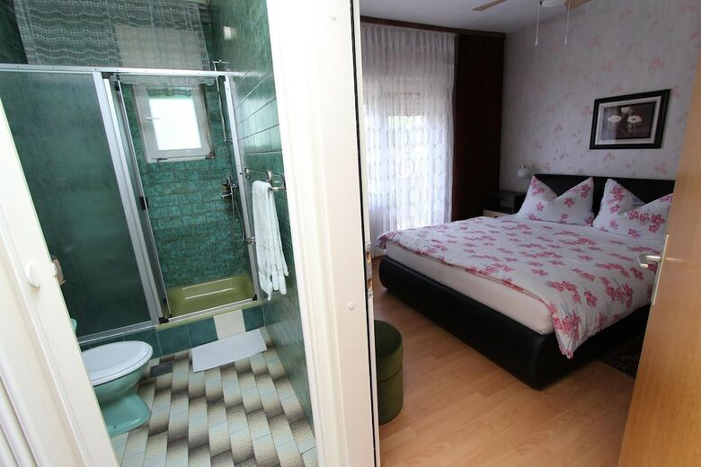 Hotel Rooms And Apartment Stefan
