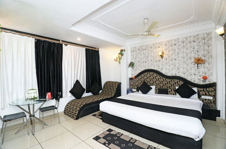 Oyo 4549 Hotel Abhilasha