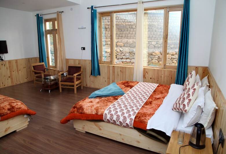 Hotel Glacier View Guest House