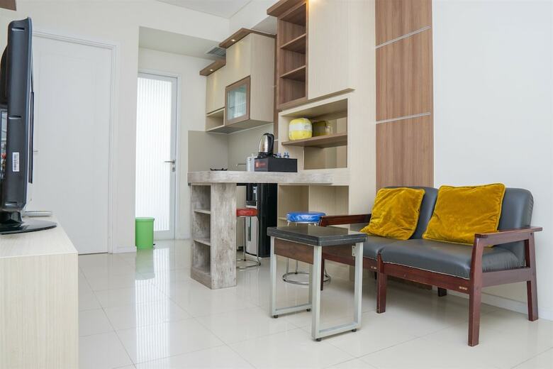 Pleasant 2br Apartment At Parahyangan Residence