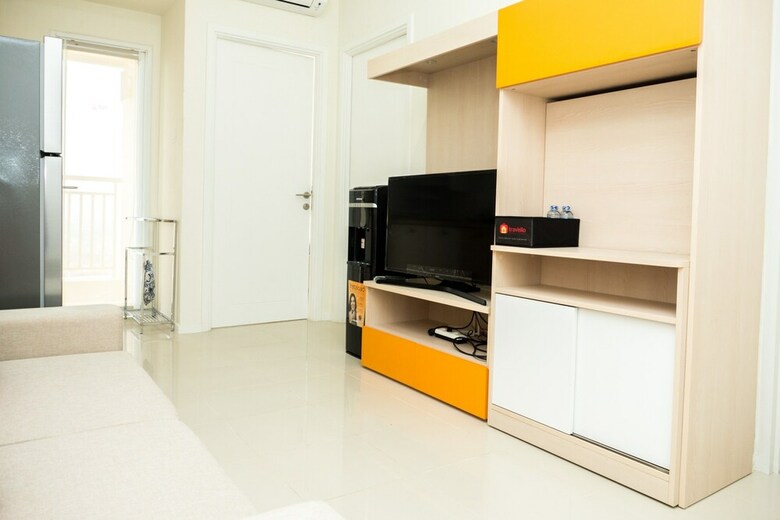Relaxing 2br Apartment At Parahyangan Residence
