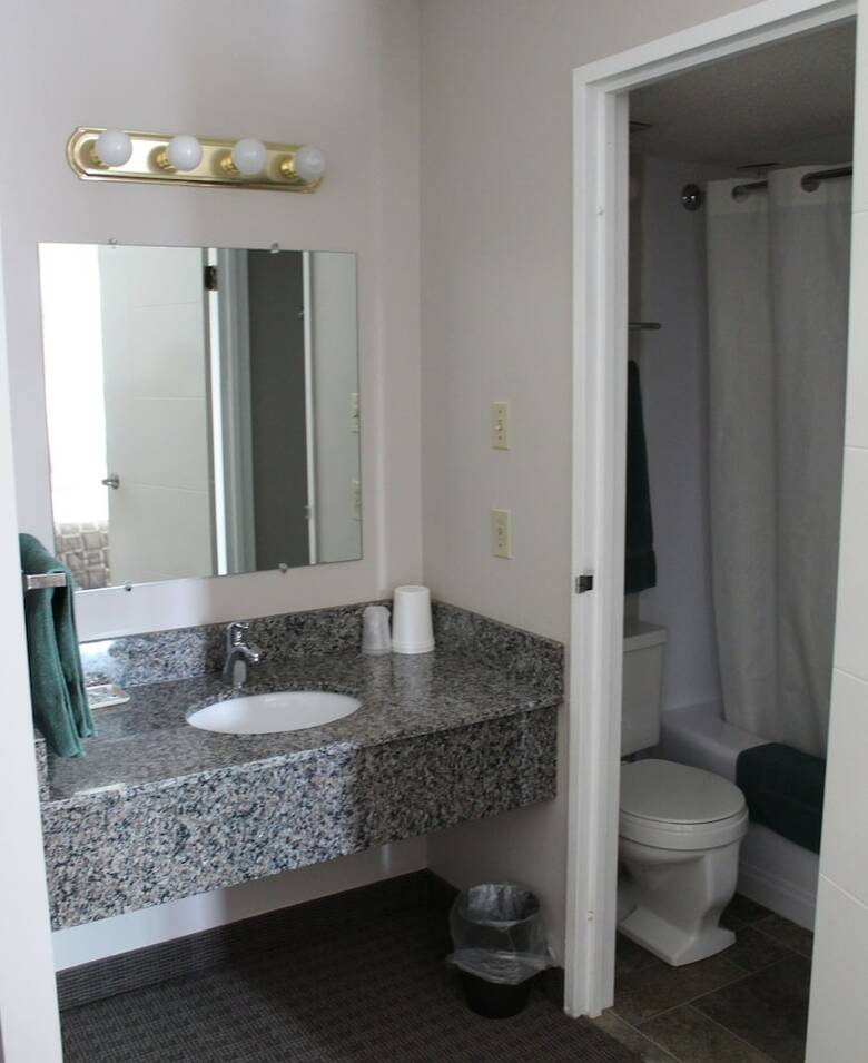 Motel Arbour Ridge Inn & Suites
