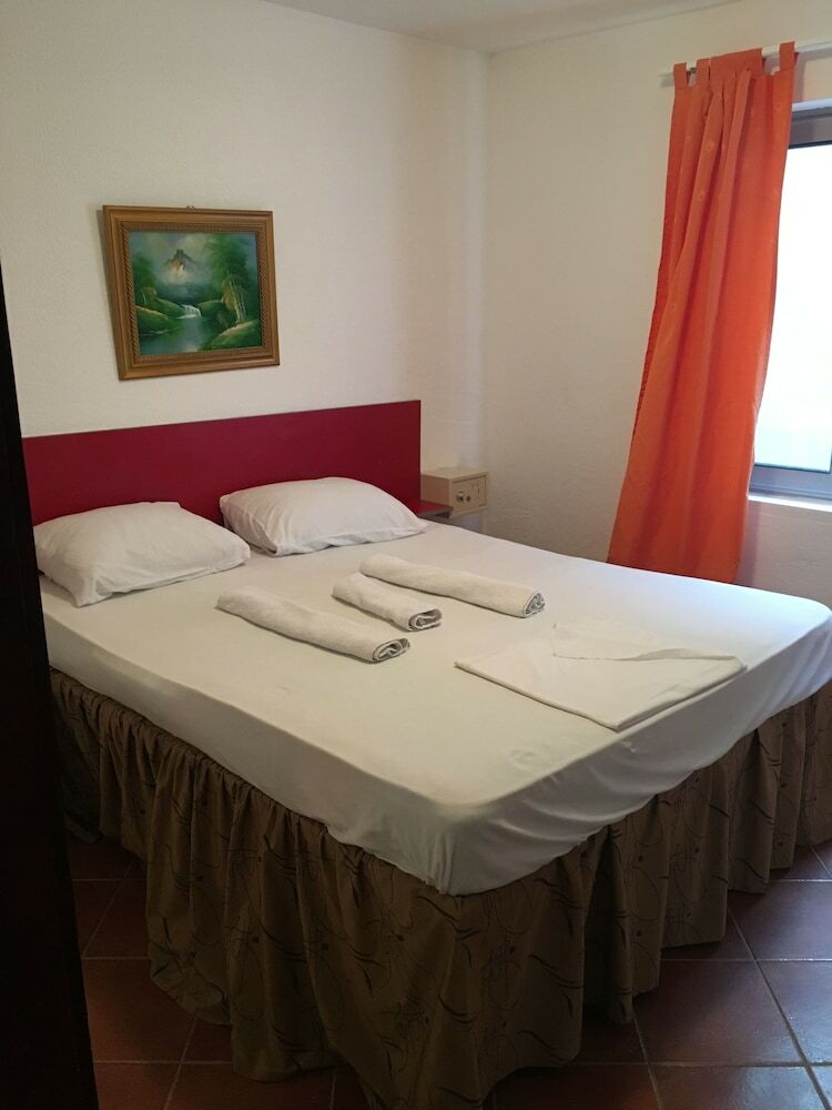 Hotel Apartments & Rooms Castello