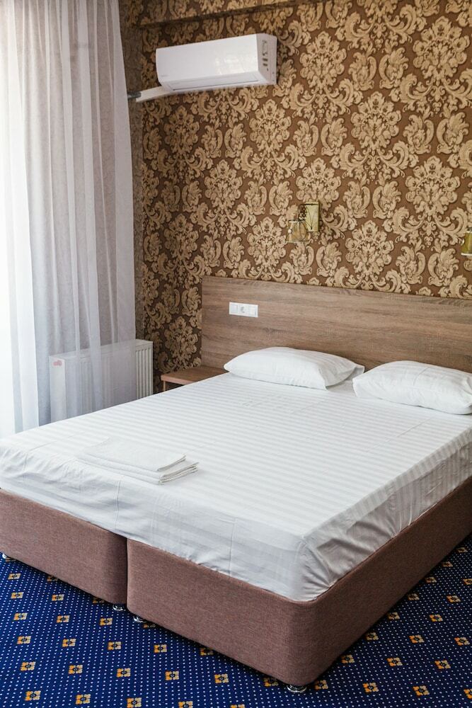 Hotel Revu
