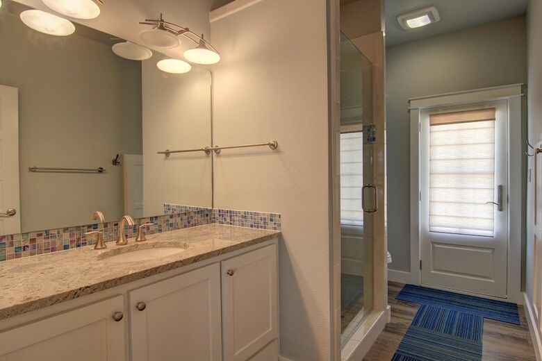 Cinnamon Shore- Seafare 251 Be