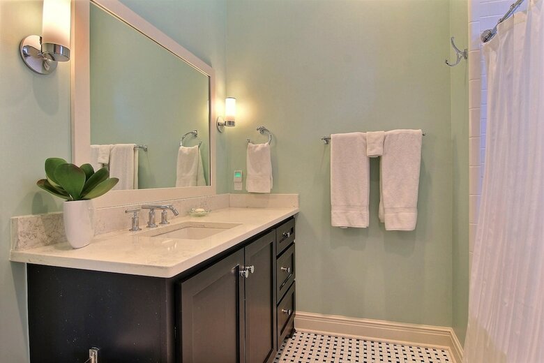 Cinnamon Shore- Sea Glass 202 Se