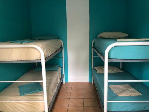 Hostal Darwin Hostel