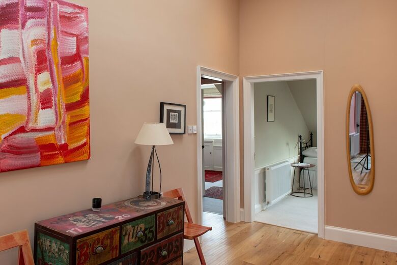 Apartamentos Stunning 4-bedroom Central Edinburgh