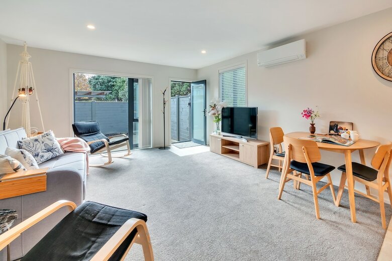 Beautifully Styled 2br W/ 2 Carparks + Aircon