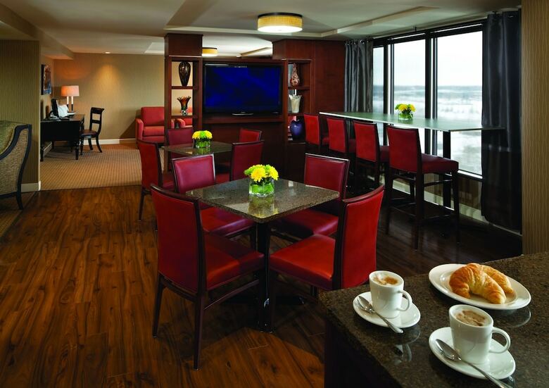 Cambridge Red Deer Hotel & Conference