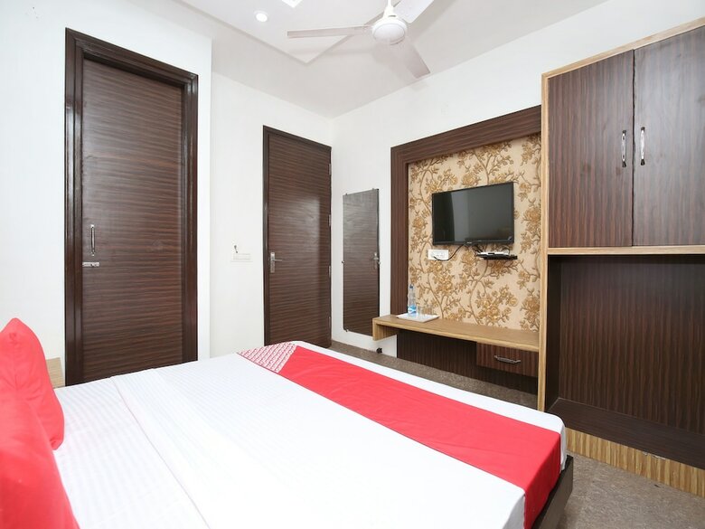 Oyo 15863 Hotel Royal Vij