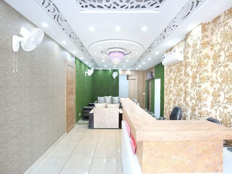 Oyo 15863 Hotel Royal Vij