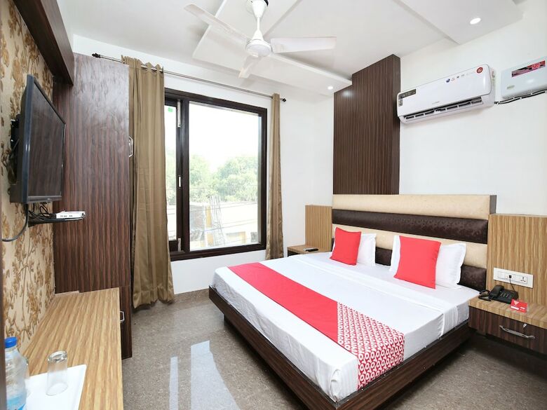 Oyo 15863 Hotel Royal Vij
