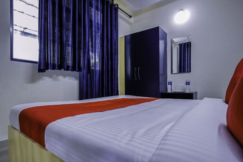 Hotel Oyo 15825 Blue Berry Apartments