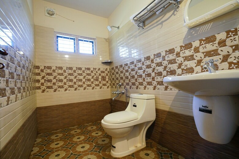 Hotel Oyo 15548 Mackal Residency