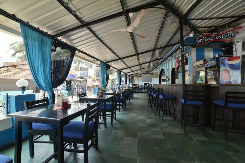 Oyo 30128 Reddy's Hotel