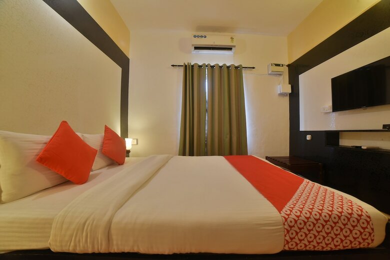Oyo 30128 Reddy's Hotel