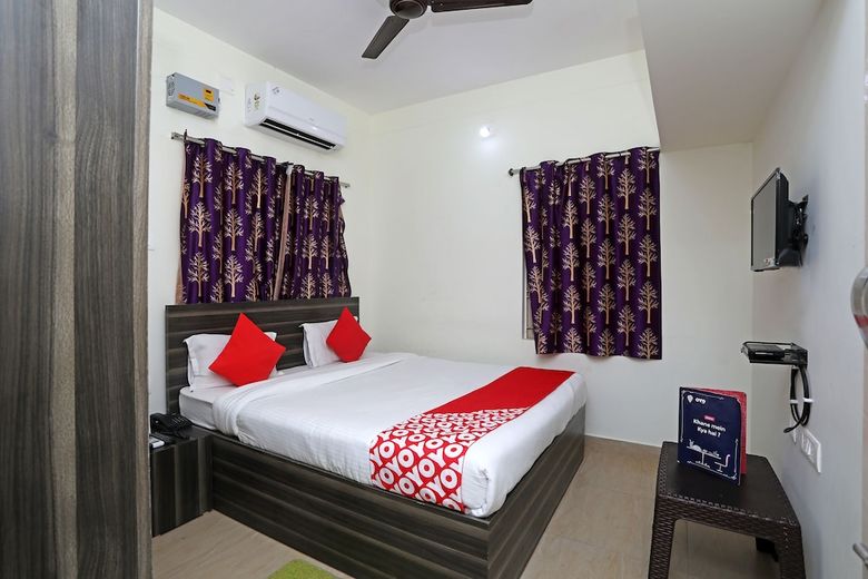 Hotel Oyo 15084 Lotus Residency