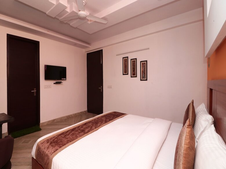 Hotel Oyo 16168 Maira Grand