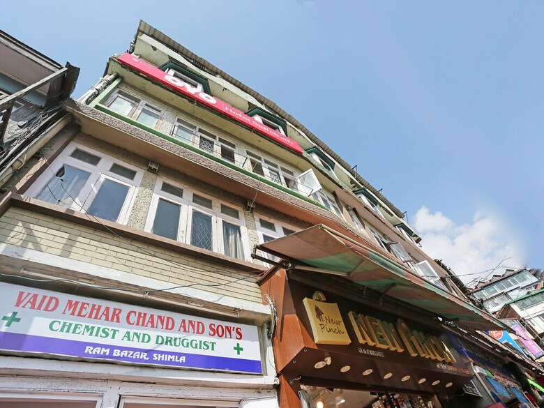 Hotel Oyo 27002 H S R Ram Bazaar