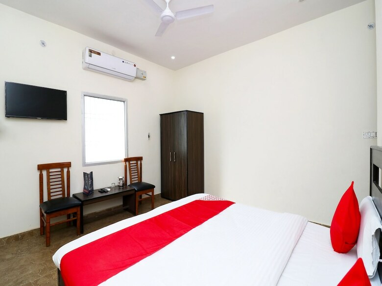 Oyo 24468 Hotel Siddharth