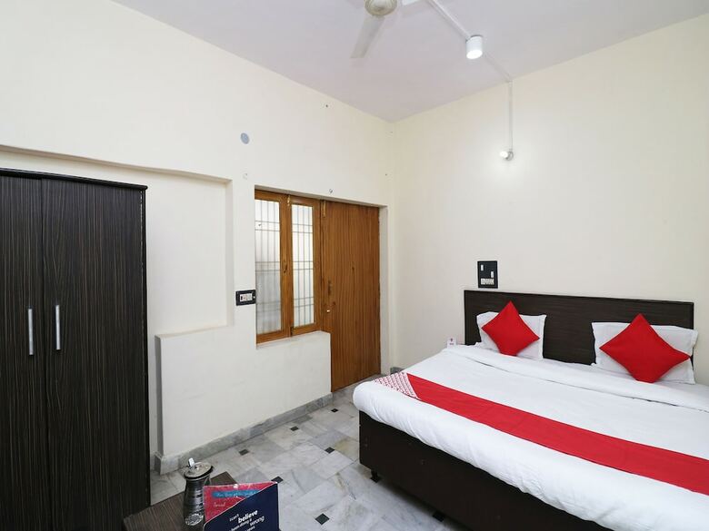 Oyo 24468 Hotel Siddharth