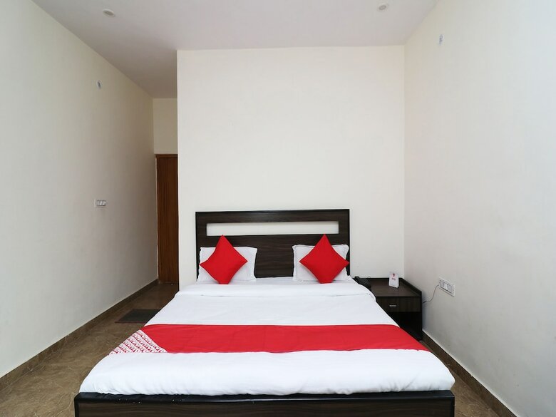 Oyo 24468 Hotel Siddharth
