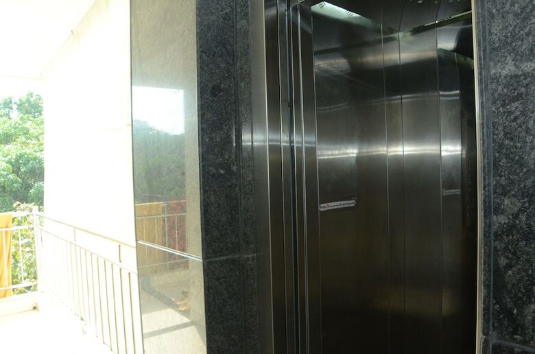 Hostal Iroomz Hotel Gananjaya
