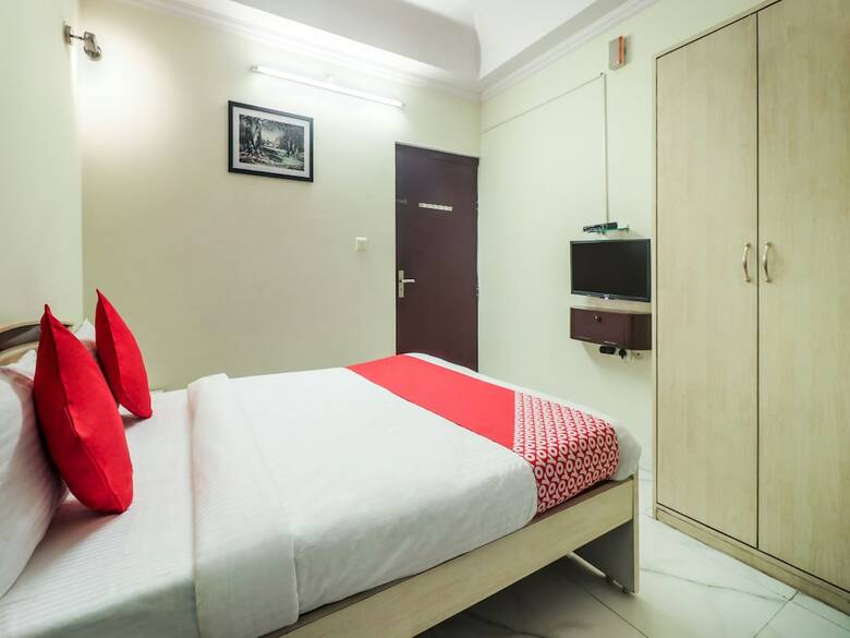 Oyo 783 Om Hotel