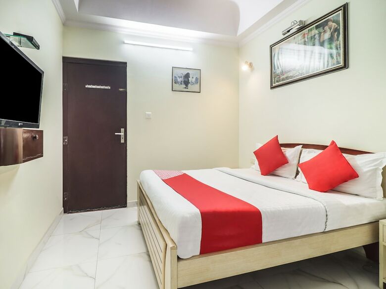 Oyo 783 Om Hotel