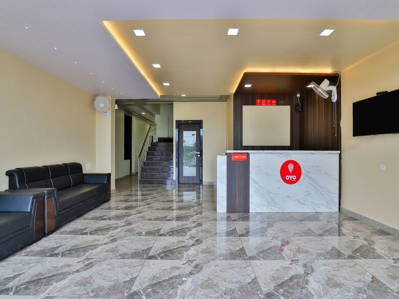 Oyo 17339 Hotel Daksh Somnath