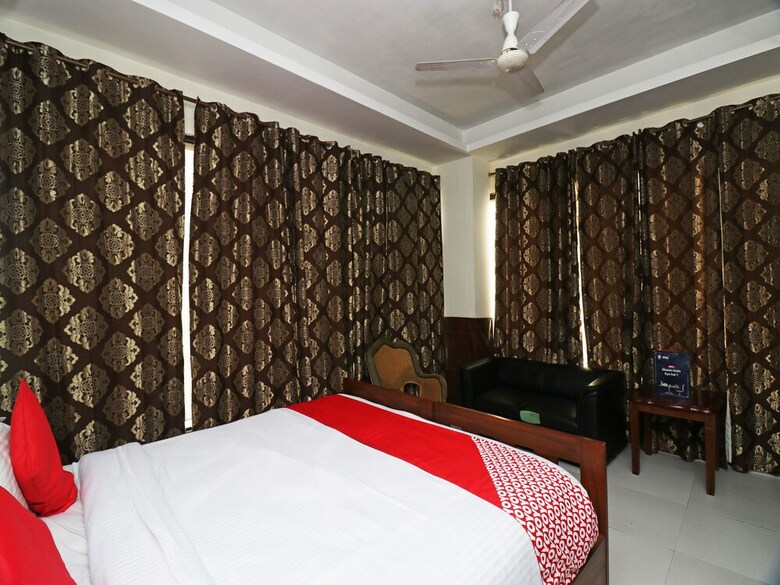 Hotel Oyo 22511 The Classic