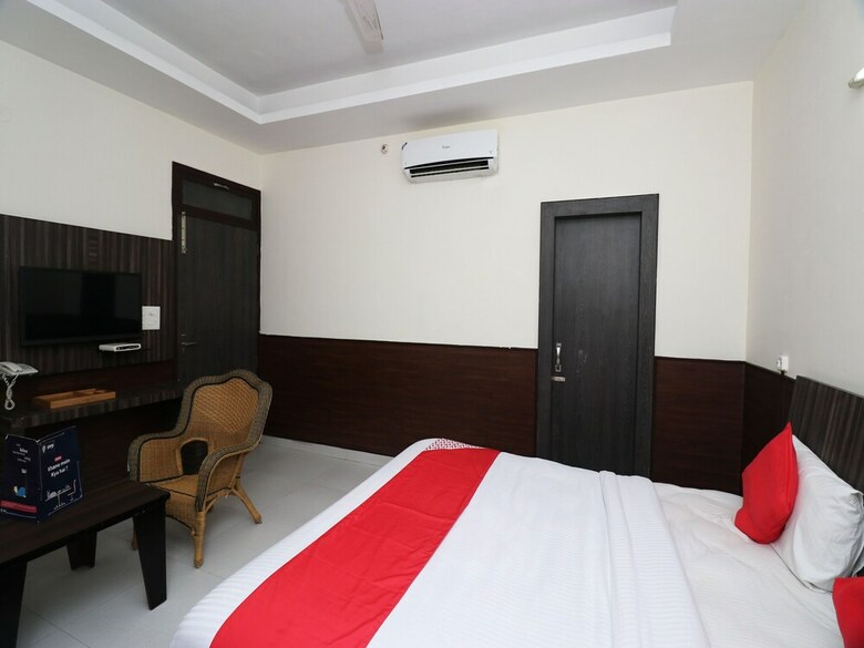 Hotel Oyo 22511 The Classic