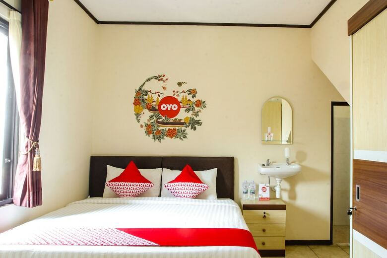 Hostal Oyo 677 Rianes Family Guest House