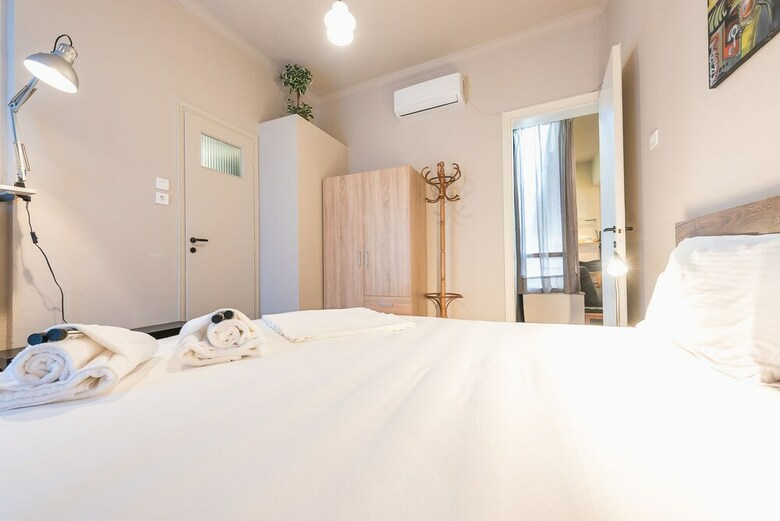 Bright 2 Bed Apartment